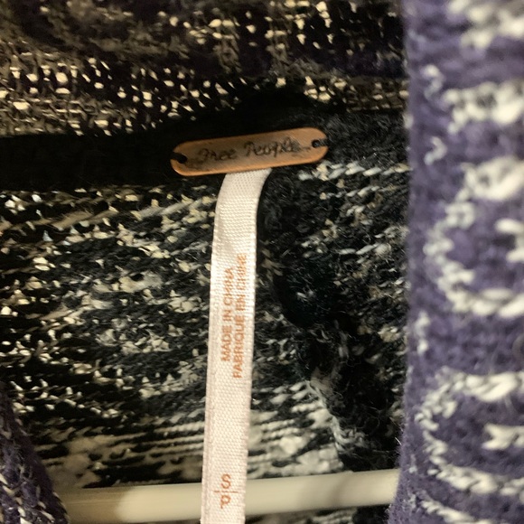 Cowl neck sweater - Picture 3 of 3